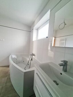 Predáme vkusne architektonicky a interiérovo nadizajnovaný s