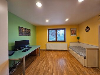 Plocha domu:
225 m²
Vlastnosti nehnuteľnosti Plocha pozemku: