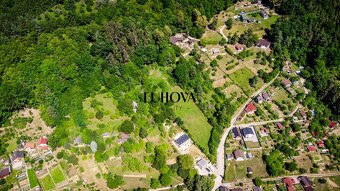 LUHOVA reality Vám výhradne ponúka na predaj nádherný pozemo