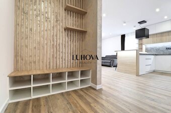 LUHOVA reality Vám výhradne ponúka na prenájom slnečný 3-izb