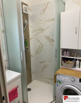 Ponúkame na prenájom kompletne zariadený 2,5-izbový byt nach
