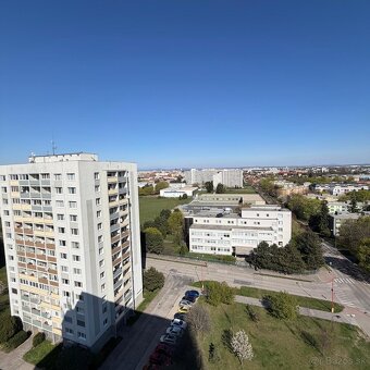 Ponúkam na prenájom priestranný, veľký 1,5-izbový byt na síd
