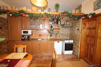 🏡 NA PREDAJ: 5-izbový rodinný dom s veľkým pozemkom, prístav