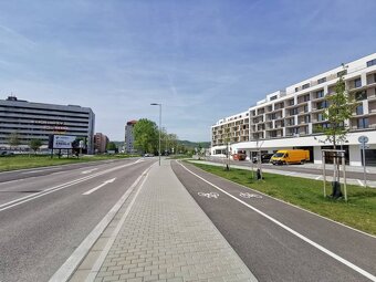 Realitná kancelária BabonyTRE Vám ponúka na prenájom garážov