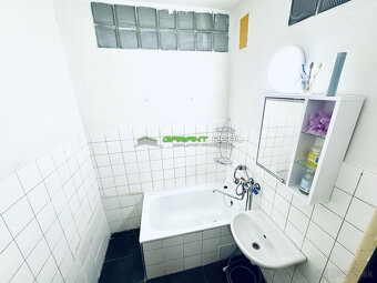 Ponúkame na predaj tehlový, 3-izbový byt 90 m2, s dvoma logg