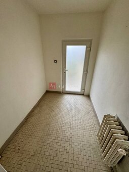Ponúkame na predaj dvojpodlažný, 5 - izbový rodinný dom, kto