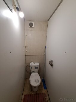Ponúkam na dlhodobý prenájom 1 - izbový byt s balkónom na Št