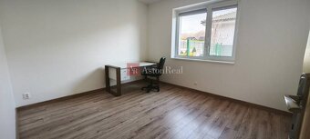 AstonReal ponúka na predaj tehlový moderný nadčasový bungalo