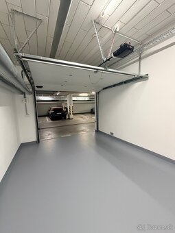 Prenájom garáže Ruzinov / rozmer garáže 4m x 5,5m, výška 2,2