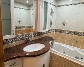 Na predaj – priestranný 3-izbový byt s výmerou 74 m² po kval