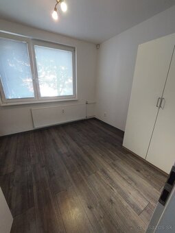 Ponukame na prenajom zrekonštruovaný 3-izbový byt, ktorý spĺ