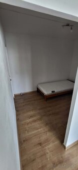 Ponúkam na dlhodobý prenájom priestranný byt na sídlisku Sek
