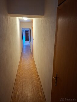 Prenajmeme samostatnú izbu v podkroví na Obchodnej ulici v B