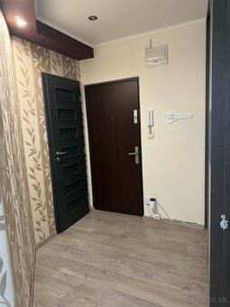 Ponúkam na predaj kompletne zariadený 3-izbový byt s rozloho