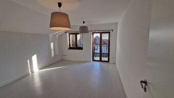 Rezervované! Ponúkame na predaj krásny, zrekonštruovaný 7 iz