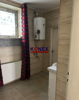 ID:2594
Ponúkame na predaj rodinný dom situovaný v tichej a 