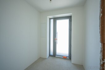 Ponúkame na predaj moderný rodinný dom v obci Červeník s úži