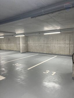Hľadáte bývanie, ktoré kombinuje nadčasový štýl, moderné tec
