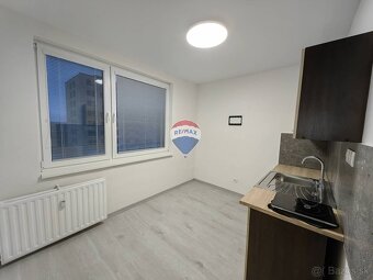 Na predaj ponúkame 3 izbový KOMPLETNE ZREKONŠTRUOVANÝ BYT za