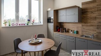 Zrekonšruované klimatizovaný kancelársky priestor na prenájo