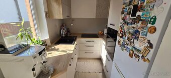 Útulný 2-podlažný domček s krbom, altánkom a 2 kúpeľňami, ok