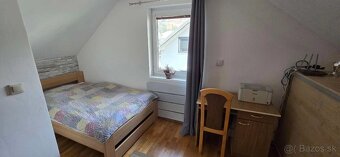 Útulný 2-podlažný domček s krbom, altánkom a 2 kúpeľňami, ok