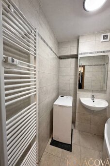 Ponúkame na prenájom slnečný 2 izbový byt na ul. 28. Októbra