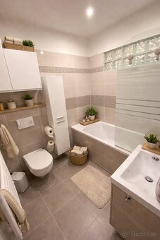 Ponúkame na predaj moderný 4-izbový bungalov – dvojdom s gar