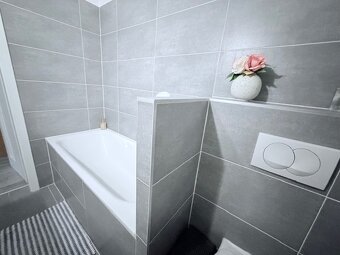 Ponúkame na predaj moderný 2 izbový tehlový byt s balkónom v