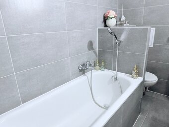 Ponúkame na predaj moderný 2 izbový tehlový byt s balkónom v