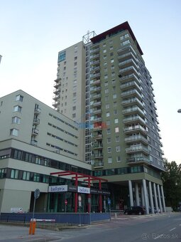 Realitná kancelária ponúka na PRENÁJOM
kompletne zariadený a