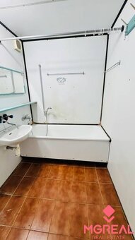 Ponúkame na predaj trojizbový veľkometrážny byt s rozlohou 8