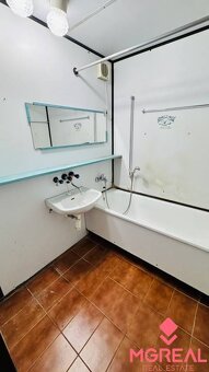 Ponúkame na predaj trojizbový veľkometrážny byt s rozlohou 8