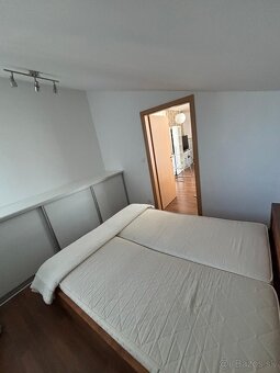Ponúkame na prenájom elegantný 2-izbový byt s balkónom, ktor