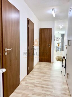 Na prenájom zariadený 3 izbový byt, novostavba, 76 m2, s par