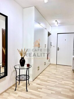 Na prenájom zariadený 3 izbový byt, novostavba, 76 m2, s par
