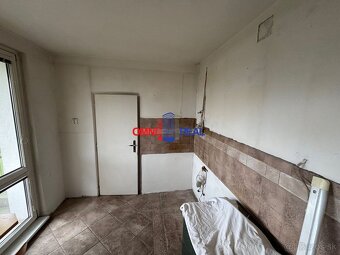 Ponúkame na predaj 4 izbový byt na ulici Pod Rovnicami v Kar