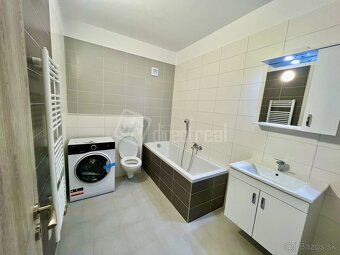 NOVÝ, ZARIADENÝ 1 IZBOVÝ BYT 39 m2 + LOGGIA PRIAMO V CENTRE 