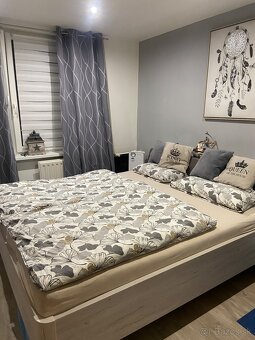 Predám veľký 3-izbový,slnečný byt,nachádza sa na 5.poschodí 