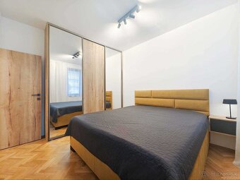 Ponúkame na prenájom exkluzívny 2-izbový byt s garážovým par