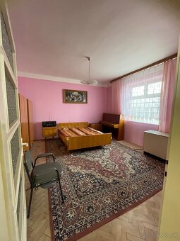 Ponúkam na kúpu rodinný dom s pozemkom o výmere takmer 4000 