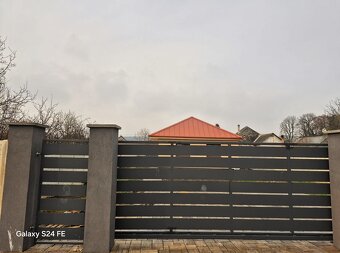 Hľadáte nový, dispozične moderný a priestranný dom len pár m