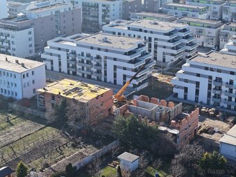 Vitajte v projekte Malá Ceva, kde sa stretáva moderný dizajn