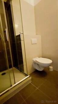 🏡 Samostatná 2-lôžková izba s balkónom, Bratislava, Dúbravka