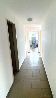 Z poverenia majiteľa ponúkame na predaj priestranný 11 izbov
