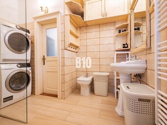 B10 Vám ponúka na predaj štýlový rodinný dom po kompletnej r