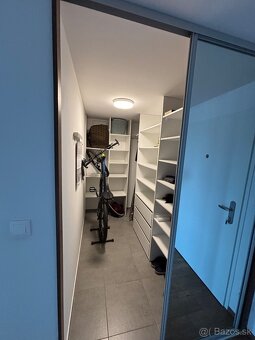 2-izbový byt; 62m2 + balkon 2,5m2 Ulica: Jarabinková Obec: B