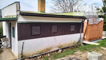 ID:3832 Ponúkame na predaj rozostavanú chatu s pozemkom v at