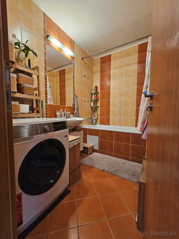 Ponúkame na prenájom veľmi pekný veľkometrážný 80m2 3-izbový