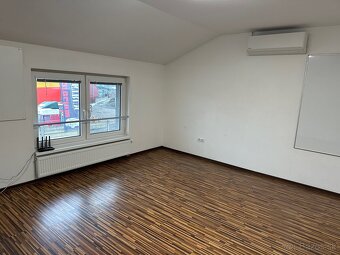 Ponúkame na prenájom kancelárske a skladové priestory v rozl